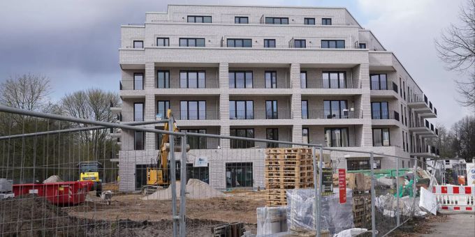 Der fast abgeschlossene Bau eines Wohnhauses. (Symbolbild) Wohnbau