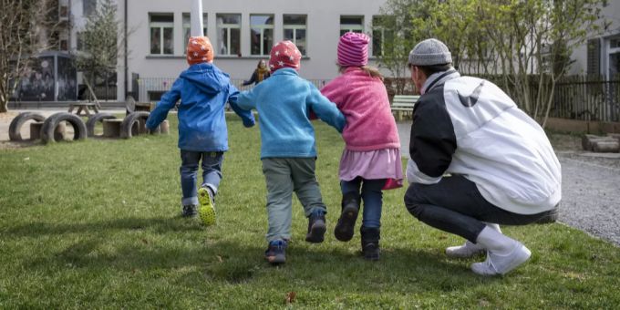 Die Kita «Etournelles» in Veyrier GE soll zu viel Lärm verursachen. (Symbolbild) Veyrier GE