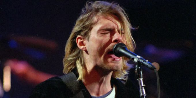 Kurt Cobain bei einem Auftritt 1993. gitarre dollar
