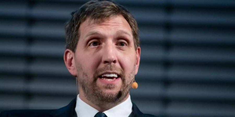 Dirk Nowitzki stehen die Türen bei den Dallas Mavericks weit offen. Foto: Bernd von Jutrczenka/dpa