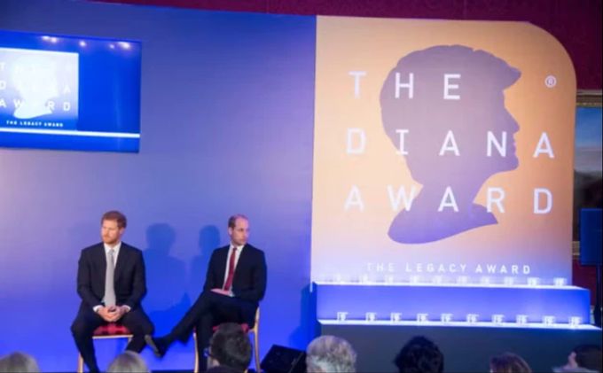 2017 zeigten sich Harry und William noch gemeinsam beim «Diana Legacy Award». Prinz Harry Prinz William