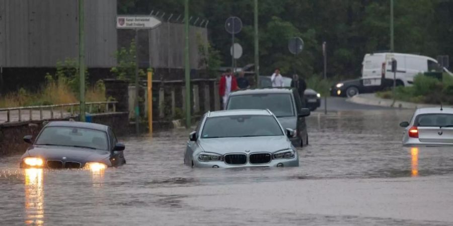 auto hochwasser