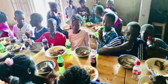 Vision4UgandaKids: Waisenprojekt mit Herz. Vision4UgandaKids