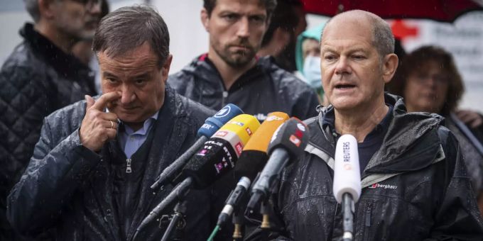 Nach der vorläufigen Wahl der SPD strebt CDU-Kanzlerkandidat Armin Laschet (l) eine Jamaika-Koalition an. Bundestagswahl