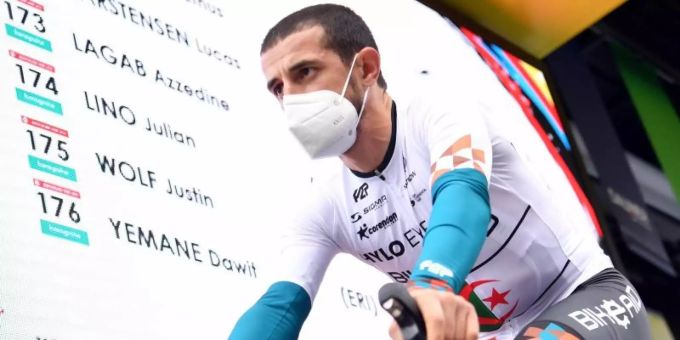 Geht bei der Deutschland Tour für das Team Bike Aid an den Start: Azzedine Lagab. Foto: Bernd Thissen/dpa Geht bei der Deutschland Tour für das Team Bike Aid an den Start: Azzedine Lagab. Foto: Bernd Thissen/dpa