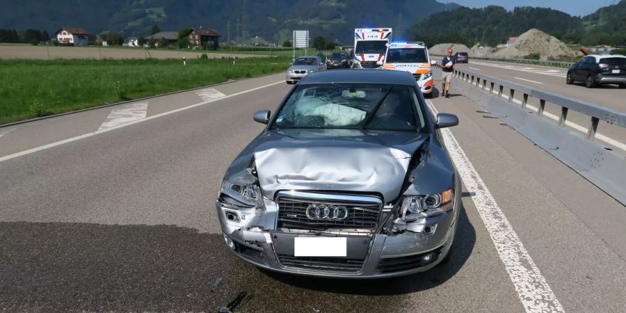 Verkehrsunfall in Mollis.