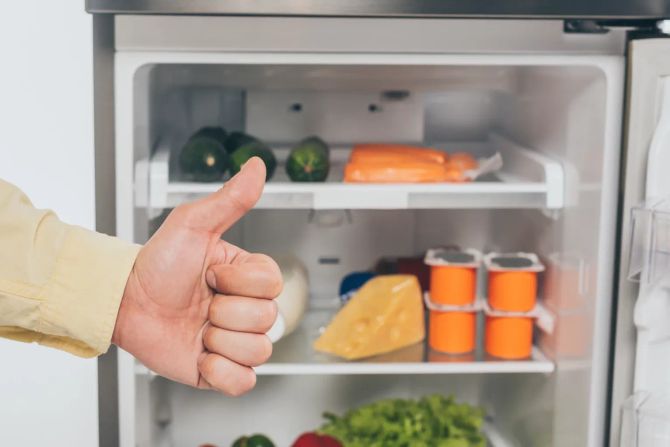 kühlschrank offen essen