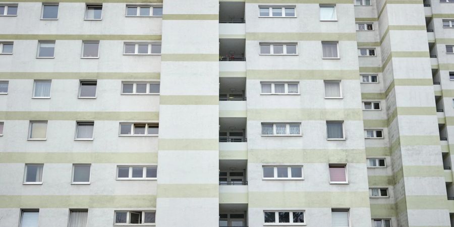 Blick auf ein Wohnhaus in Hamburg-Eidelstedt. In Deutschland stehen immer weniger Wohnungen leer.