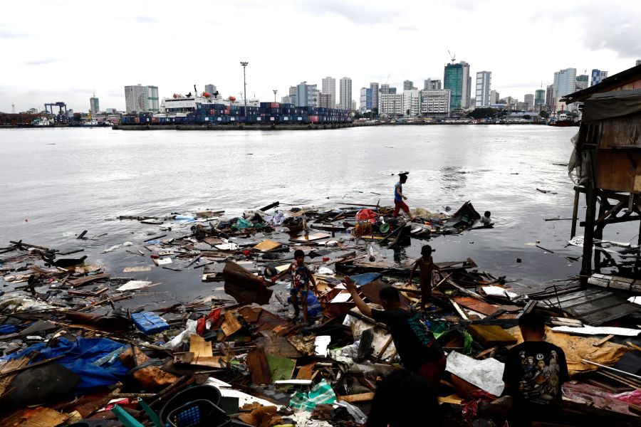 Residents in Northern Philippines warned of possible floods and landslides