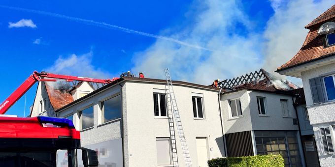 Beim Brand wurde niemand verletzt, der Sachschaden beträgt mehrere hunderttausend Franken. Brand in Amriswil