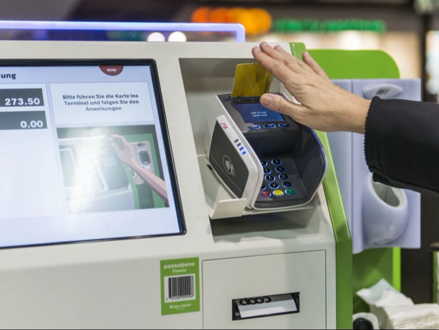 Sowohl Coop als auch die Besitzerin der Kondom-Marke Ceylor sagen, dass sich Kondome viel besser an Selfcheckout-Kassen verkaufen. (Symbolbild)