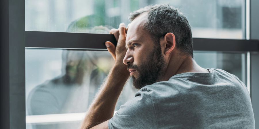 Mann Fenster Traurig Scheidung