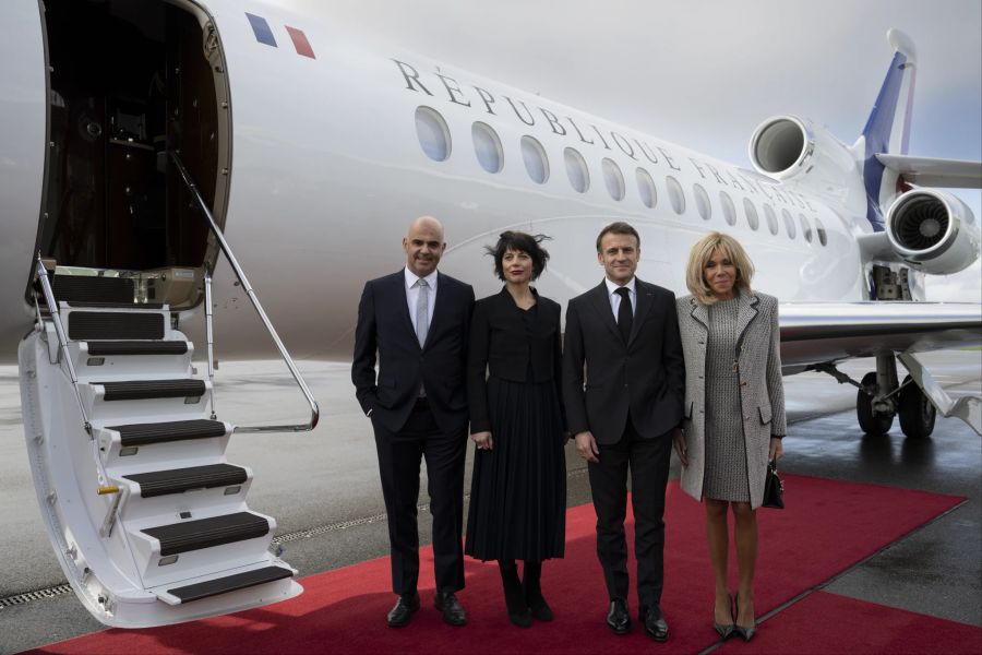 Alain Berset mit seiner Frau, Emmanuel Macron und Brigitte.