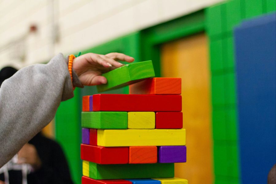 Viele seiner Klassenkameraden leiden unter Autismus. «Sie können kaum miteinander reden oder spielen», so Midelios Vater (Symbolbild).