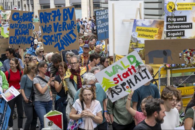 Zehntausende An Nationaler Klimademo In Bern | Nau.ch