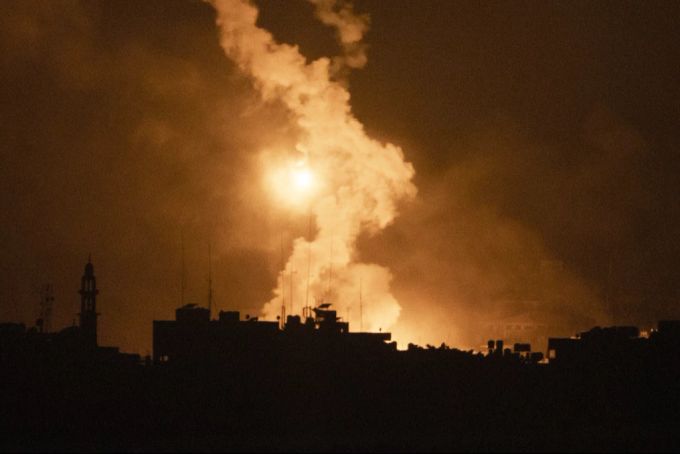 Israel fliegt nach wie vor Luftangriffe auf Gaza. Gaza Luftangriffe