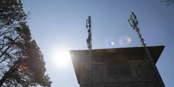 Mobilfunkantennen in Neuenburg. teurer handy abos