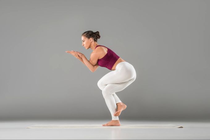 Der «Adler» baut innere Anspannung ab. Adler, Yoga, Position