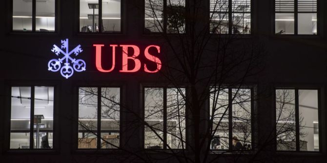 UBS Gebäude Logo Leuchtschild