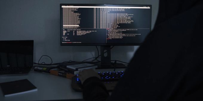 Die Zürcher Staatsanwaltschaft meldete im vergangenen Jahr einen Anstieg bei den Cyber-Betrugsfällen. (Symbolbild) Cyberkriminelle haben erneut Dokumente des Bundes erbeutet und veröffentlicht. (Symbolbild)