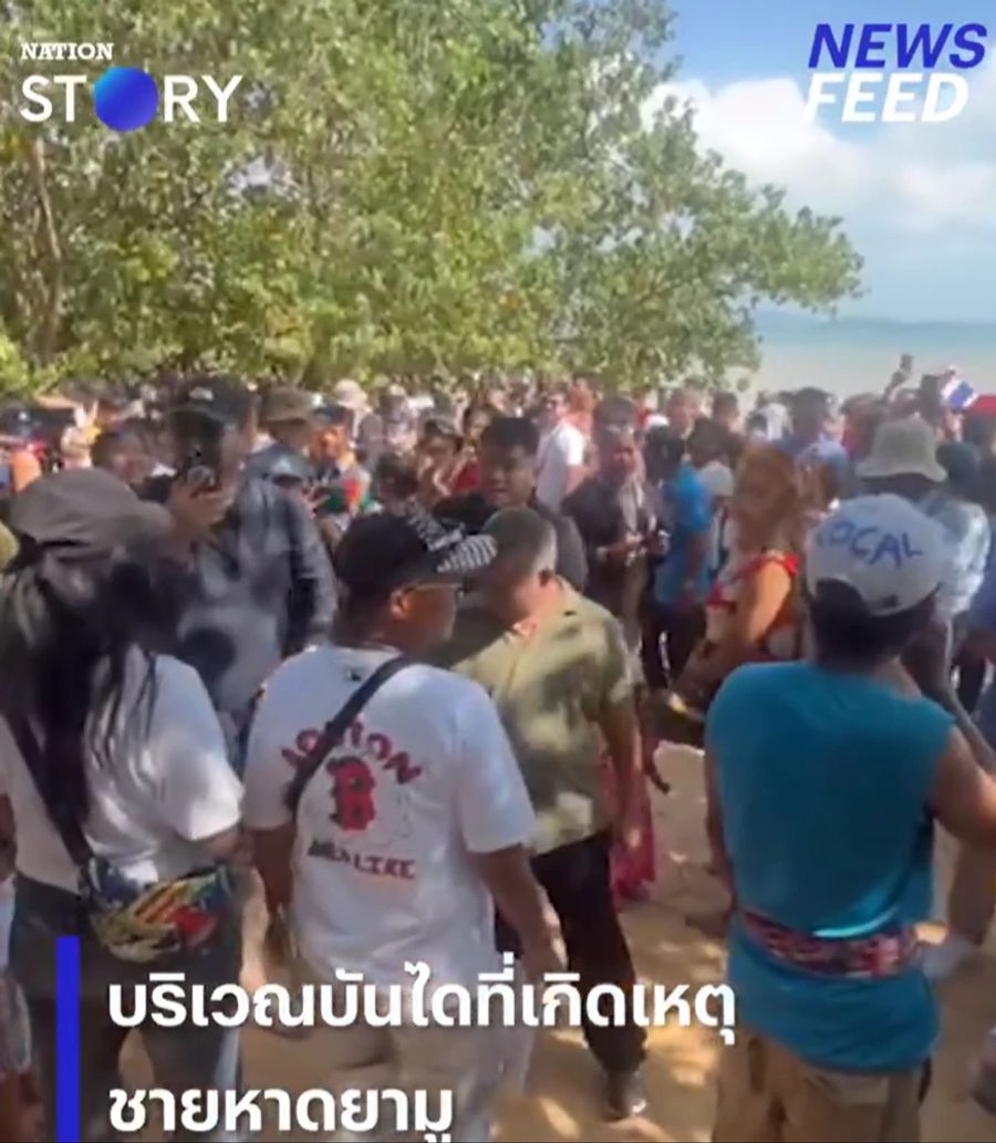 Rund 500 Menschen versammelten sich vor dem Haus des Schweizers in Phuket, heisst es in thailändischen Medien.