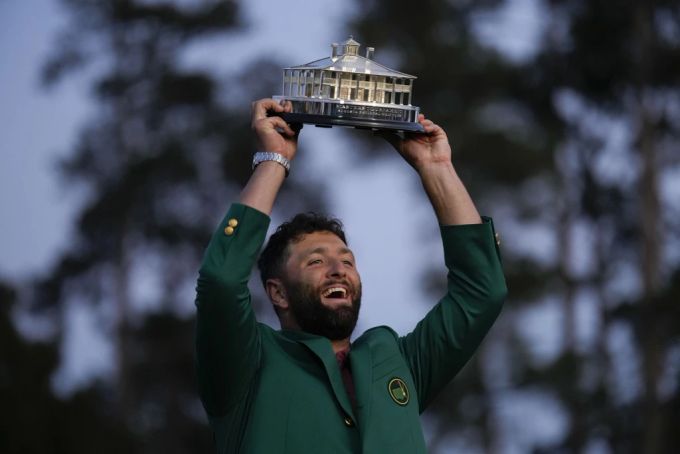 Jon Rahm gewinnt das Masters in Augusta. jon rahm