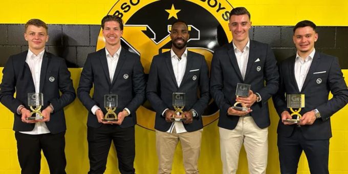 Lewin Blum, Cedric Itten, Ulisses Garcia, Cedric Zesiger und Fabian Rieder (v.l.n.r.) schaffen es als Spieler von YB in die Top-Elf. yb