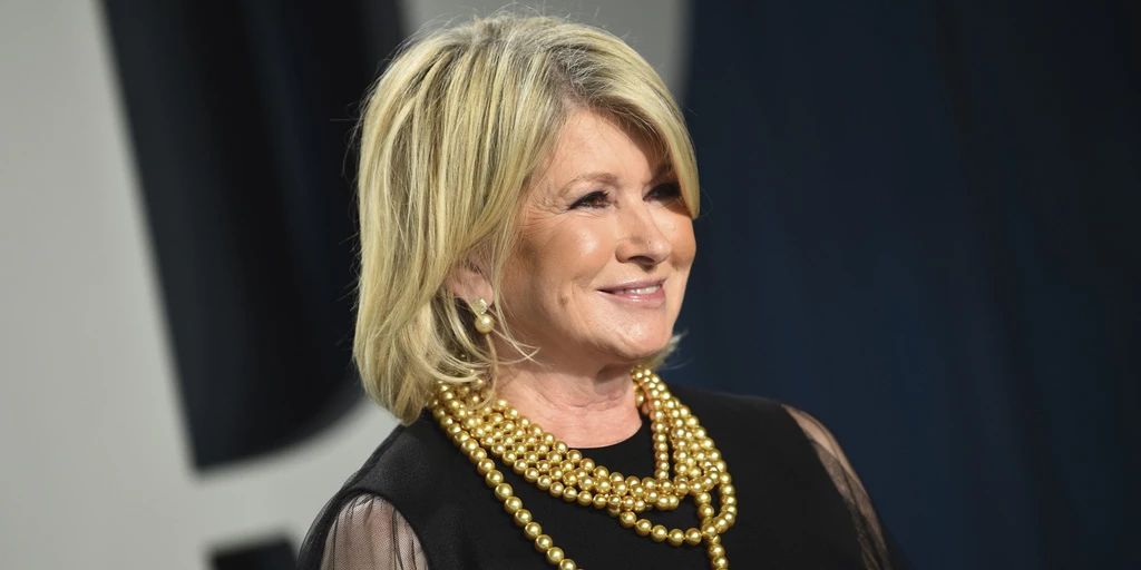 Martha Stewart Breaks Record as Oldest Woman Ever on “Sports Illustrated” Cover