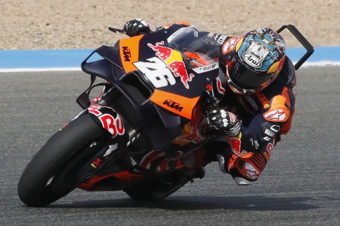 An der KTM (hier Dani Pedrosa) kommt in der MotoGP mittlerweile sogar ein Heckflügel zum Einsatz. MotoGP KTM Aerodynamik