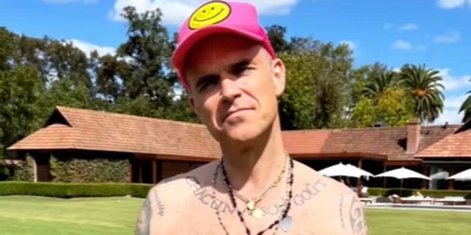 «Zu dünn» - Robbie Williams zeigt sich oben ohne – Fans geschockt!