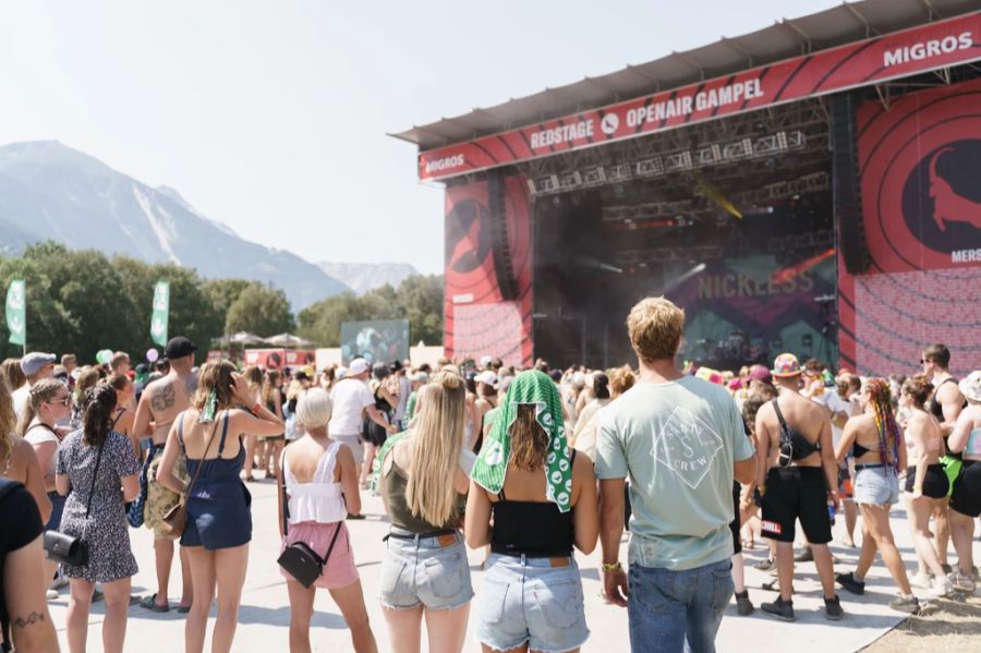 Am Openair Gampel ist CBD-Öl erlaubt – wenn es sich in Plastik- statt Glasflaschen befindet.