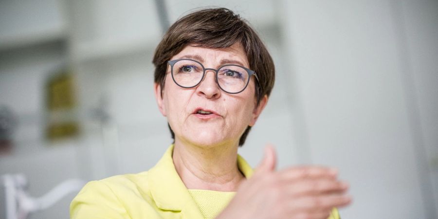 «Natürlich liegen auch Gefahren darin, wie in allen Technologien», sagt SPD-Chefin Saskia Esken über Künstliche Intelligenz.