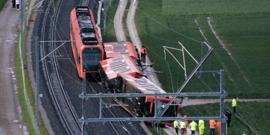 In Büren zum Hof BE wurden 12 Personen verletzt.