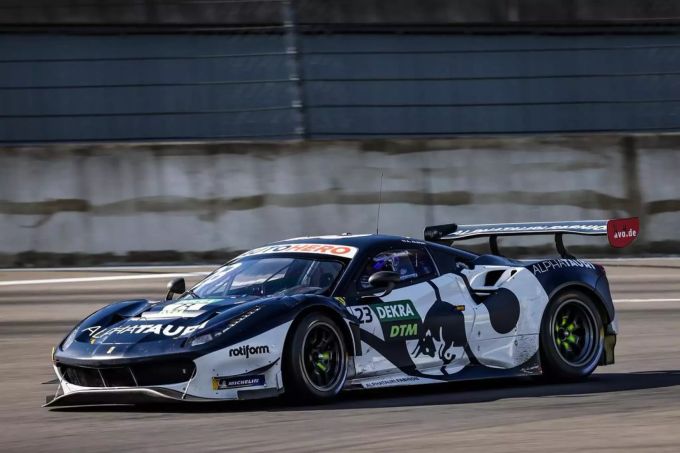 Alex Albon startet für AlphaTauri in einem Ferrari 488 GT3 in der DTM. Alex Albon DTM Ferrari