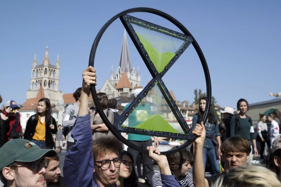 «Die Zeit läuft ab»: Aktivisten von Extinction Rebellion bei einer Protestaktion in Lausanne 2019.