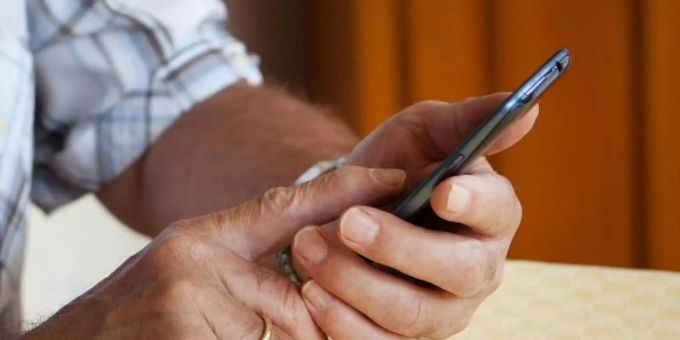 Berlin - Immer mehr Senioren nutzen Onlinebanking