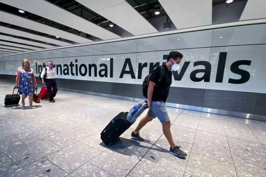 Platz 4: London-Heathrow. Nirgendwo in den Top 10 war eine Airport-Lounge laut der Auswertung teurer (63 Euro). Dafür fanden die Tester in LHR den billigsten Burger (4,00 Euro) und erstaunli