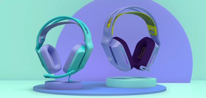 Das neue Logitech G335 (rechts) ist praktisch eine günstigere und schlankere Alternative zum G733. Logitech G335
