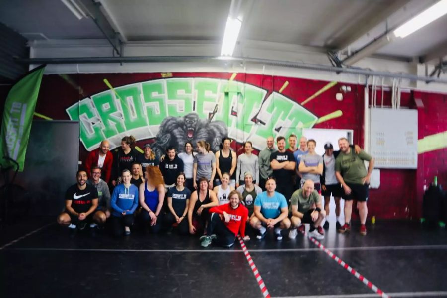 In der CrossFit-TB in Bern trainieren über 140 Crosfitter.