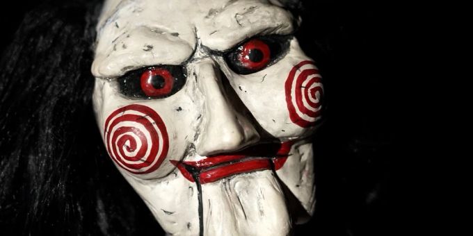 Eine Puppe aus dem Film «Saw». Eine Puppe aus dem Film «Saw».