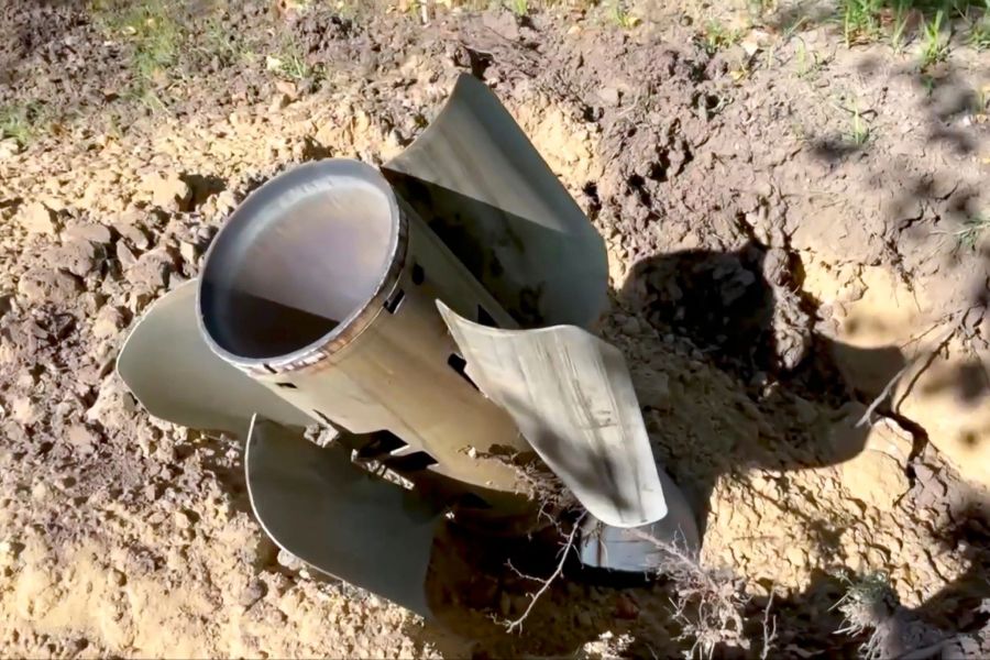 Ein Raketensplitter nach einem Beschuss in der Nähe des Kernkraftwerks Saporischschja. Russian Defense Ministry/AP/dpa