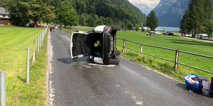 Glarus: Selbstunfall im Klöntal. Glarus