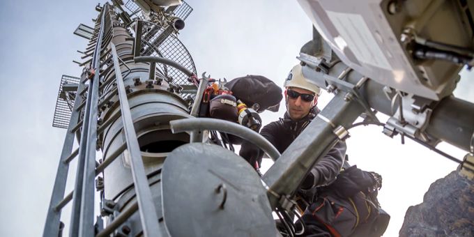 Baupolizeiliche Anzeigen gegen Standortgemeinden von 5G-Mobilfunkantennen in Bern. Schweizer Technologie