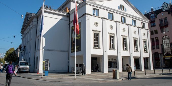 Das Luzerner Theater an der Bahnhofstrasse in der Stadt Luzern. Das Luzerner Theater an der Bahnhofstrasse in der Stadt Luzern.