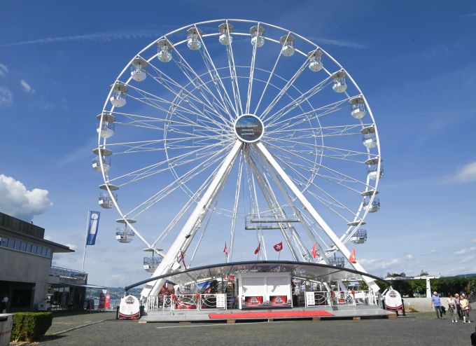 Noch bis zum 20. August ist das Riesenrad in Rapperswil besuchbar. riesenrad rapperswil