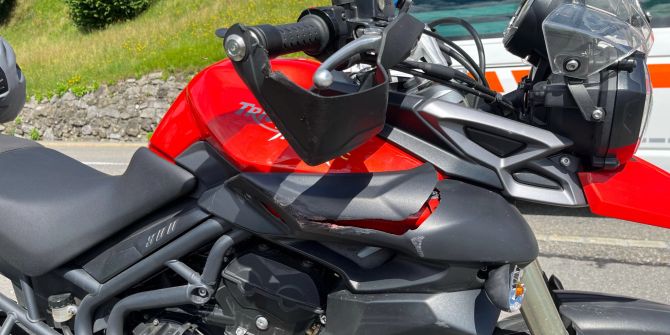 Mit Motorrad verunfallt