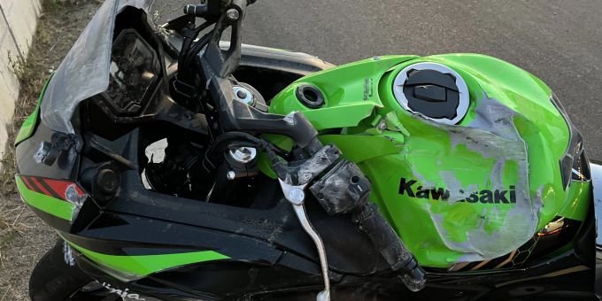 Bei einem Unfall in Goldach entstand ein Totalschaden am Motorrad. Totalschaden am Motorrad