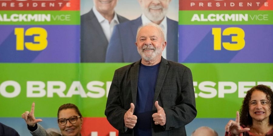 Brasiliens Ex-Präsident Luiz Inacio Lula da Silva, der für die Wiederwahl kandidiert, bei einer Wahlveranstaltung in Sao Paulo.