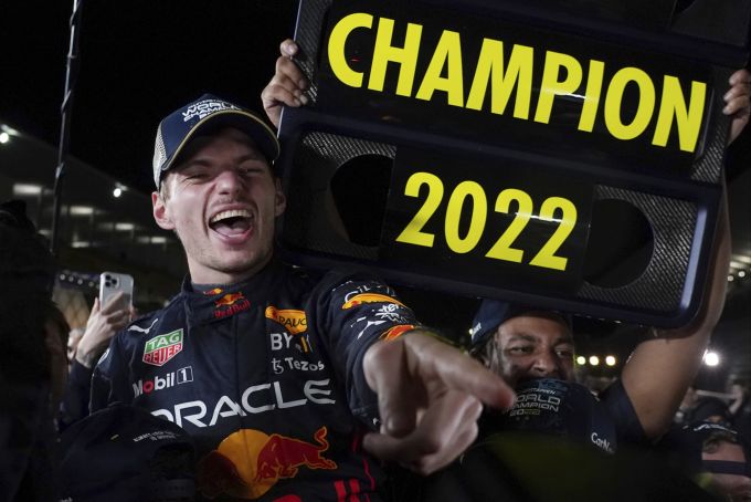 Max Verstappen feiert seinen Weltmeistertitel in der Formel 1. Max Verstappen Formel 1