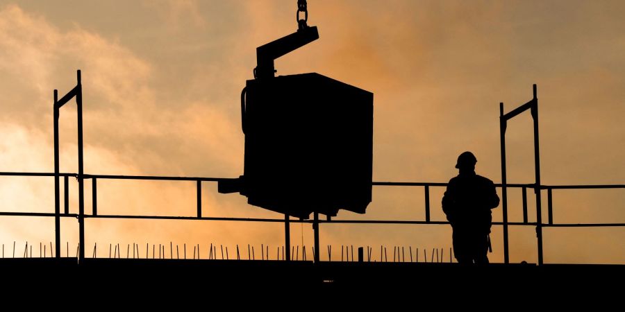 Die IG BAU fordert, dass die Bundesregierung an ihrem Ziel, 400.000 Wohnungen im Jahr zu bauen, davon 100.000 Sozialwohnungen, festhält.